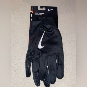 Nike Therma Gloves